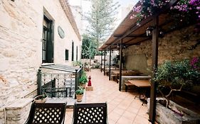 Ntouana Hotel
